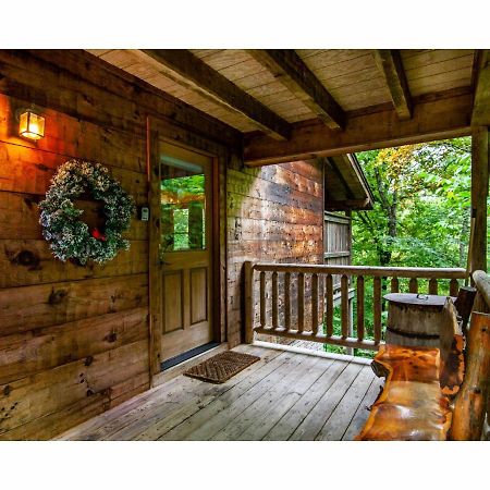 Peekaboo With Hot Tub, Pool Table, And Jacuzzi Villa Pigeon Forge Dış mekan fotoğraf