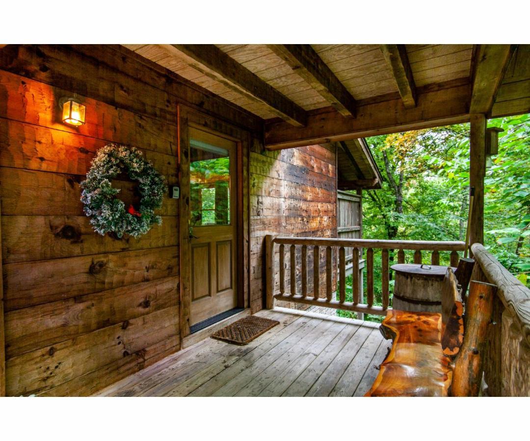Peekaboo With Hot Tub, Pool Table, And Jacuzzi Villa Pigeon Forge Dış mekan fotoğraf