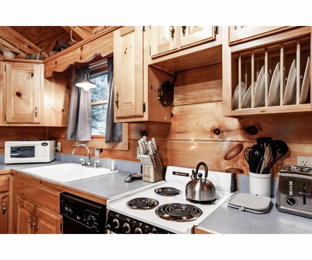 Peekaboo With Hot Tub, Pool Table, And Jacuzzi Villa Pigeon Forge Dış mekan fotoğraf