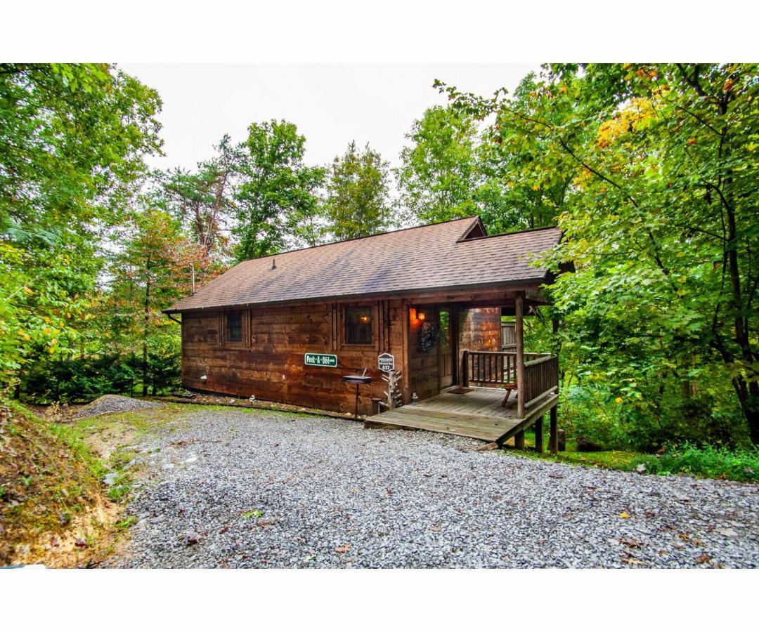 Peekaboo With Hot Tub, Pool Table, And Jacuzzi Villa Pigeon Forge Dış mekan fotoğraf