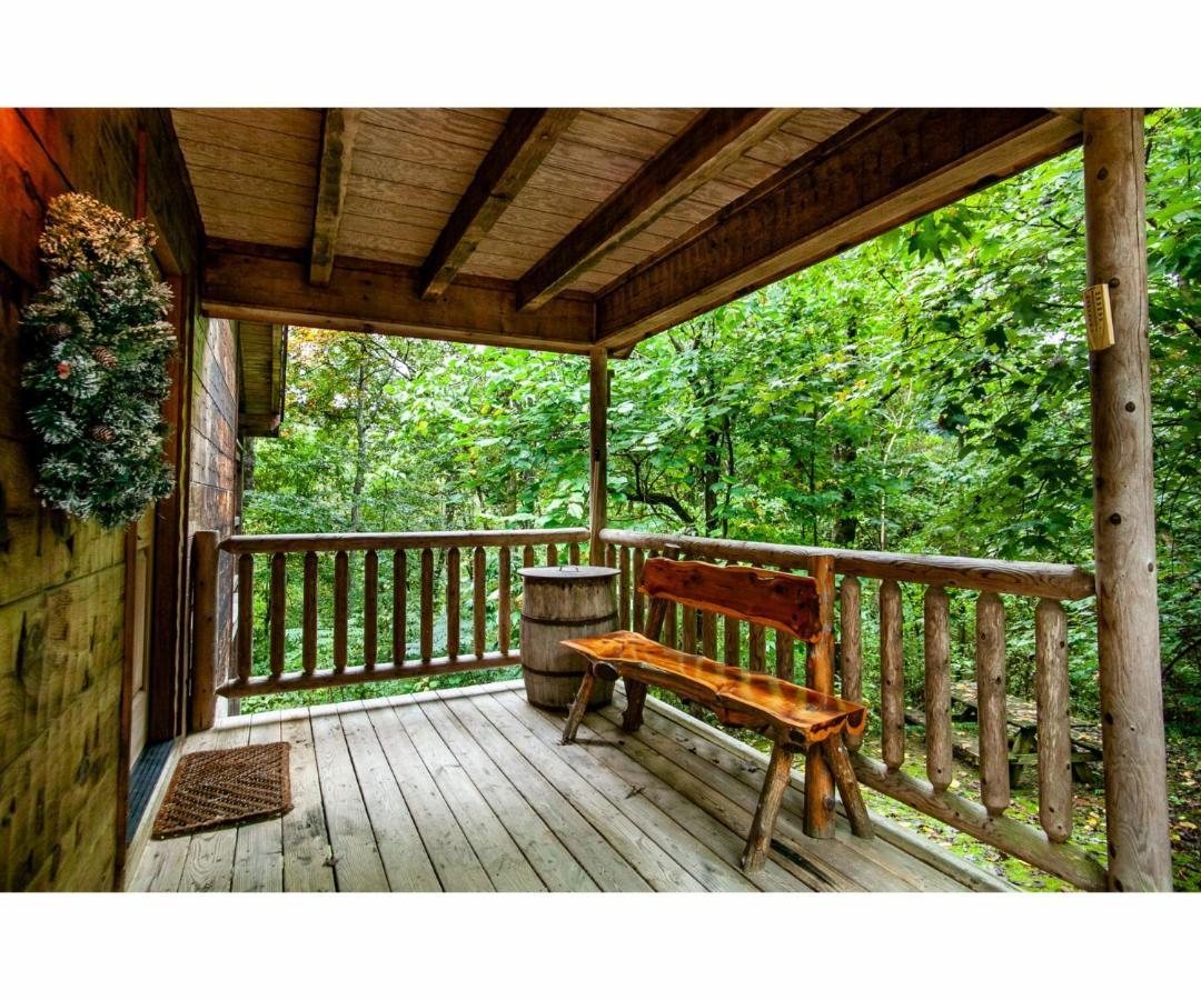 Peekaboo With Hot Tub, Pool Table, And Jacuzzi Villa Pigeon Forge Dış mekan fotoğraf
