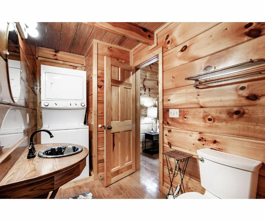 Peekaboo With Hot Tub, Pool Table, And Jacuzzi Villa Pigeon Forge Dış mekan fotoğraf